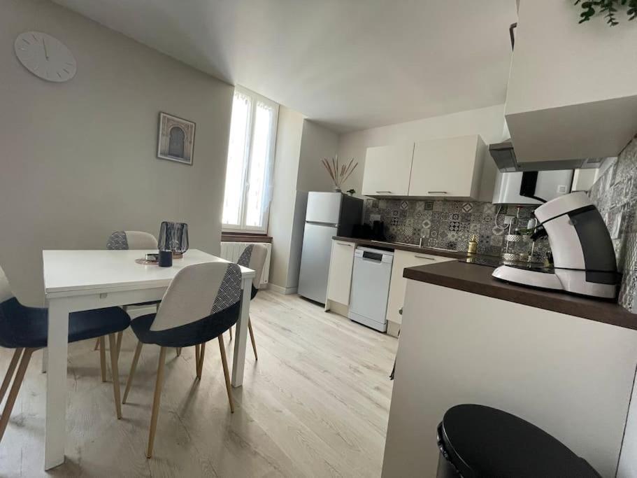 T2 Refait A Neuf Sur Le Theme Oriental Apartment Rodez Luaran gambar